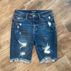 Judy Blue cuffed Bermuda shorts